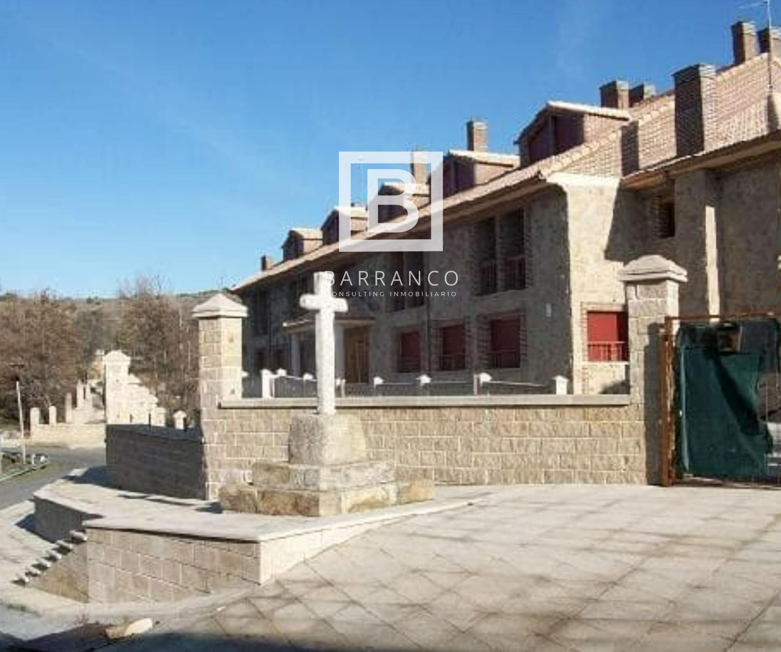 Vista exterior de Edifici en venda en Los Llanos de Tormes 