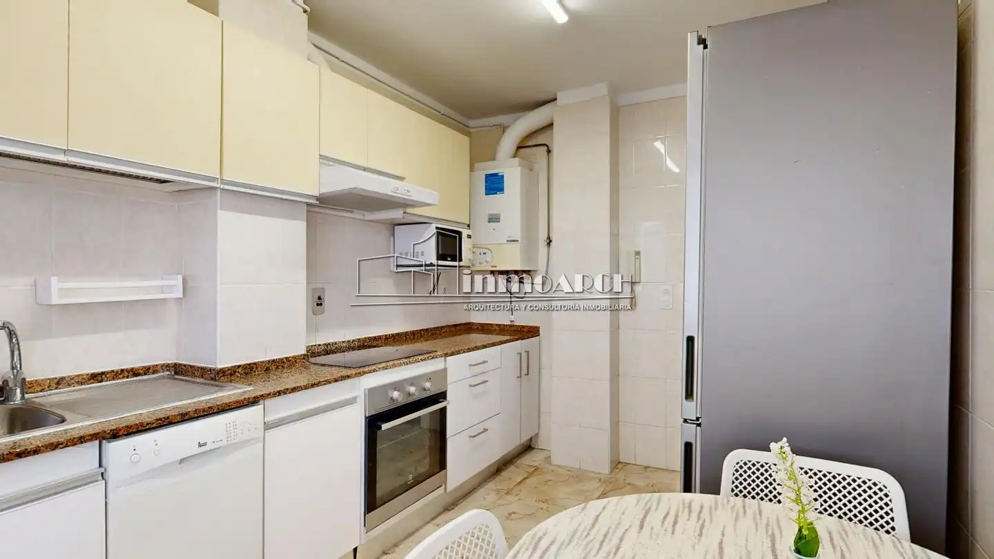 Cocina de Piso de alquiler en A Coruña Capital  con Amueblado