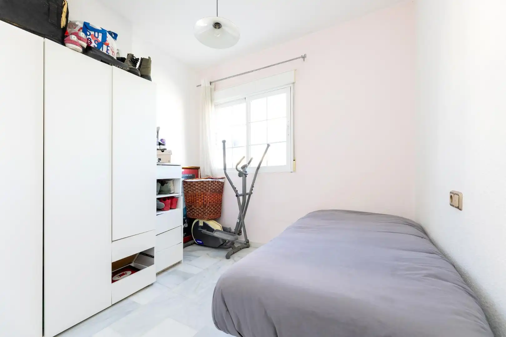 Habitación de Dúplex en venta en Gójar con Aire acondicionado, Terraza y Amueblado