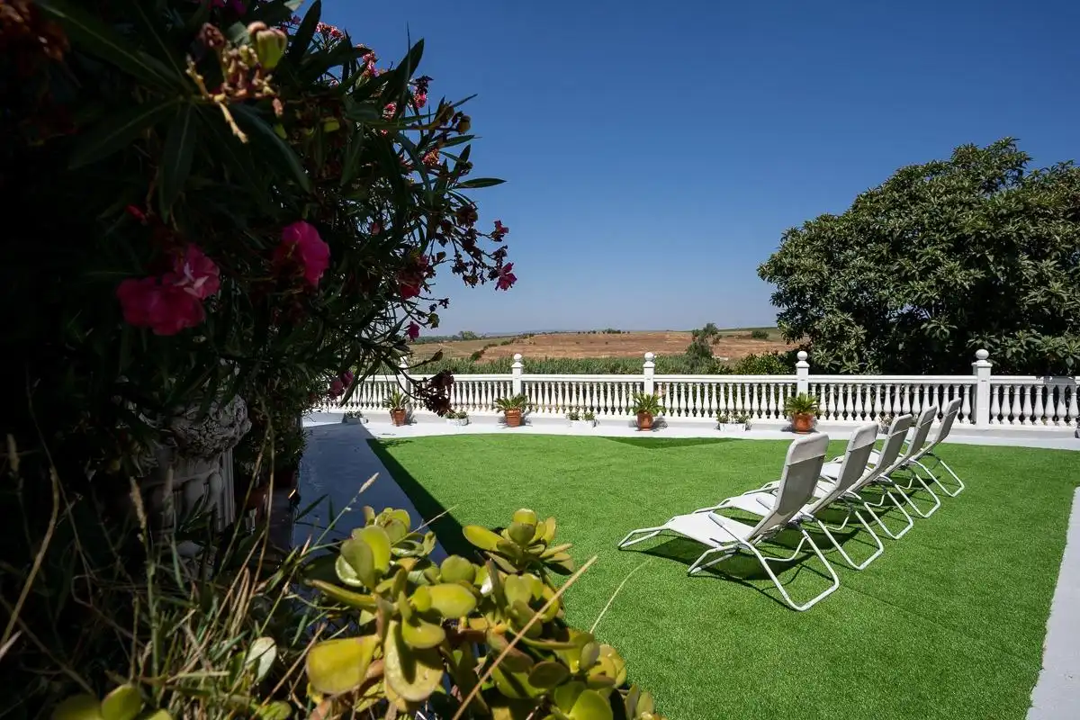 Terrasse von Country house zum Verkauf in Villanueva del Río y Minas mit Klimaanlage, Abstellraum und Schwimmbad