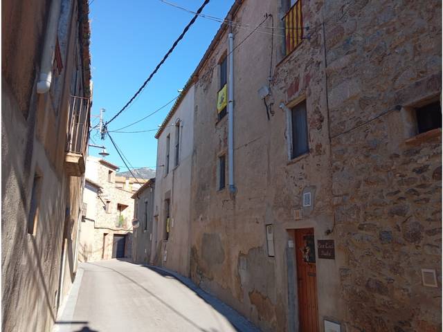 Casa adosada en Venta en Calle Figueres en Cantallops