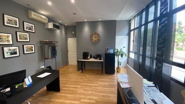 Local comercial en Venta en Avenida Juan Sebastián Elcano en Pedregalejo - Morlaco