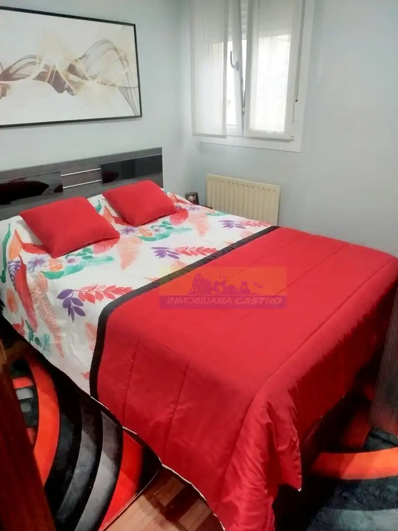 Bedroom of Flat for sale in Castro-Urdiales  with Heating