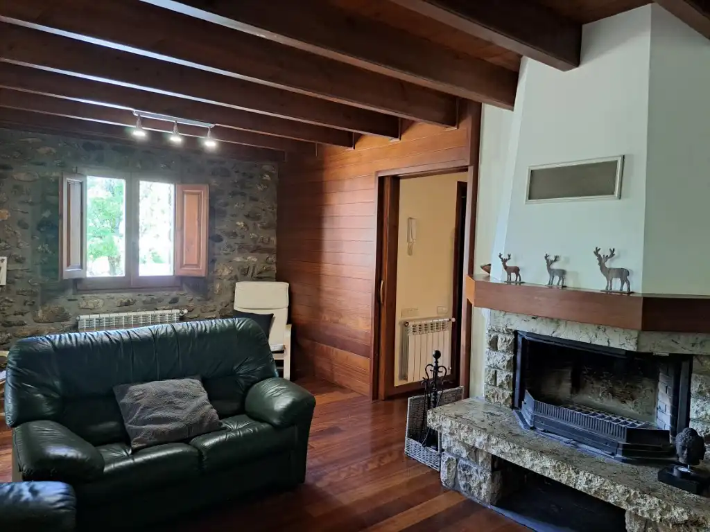 Houses for rent in Carrer Mossèn Cinto Verdaguer, 5, Das