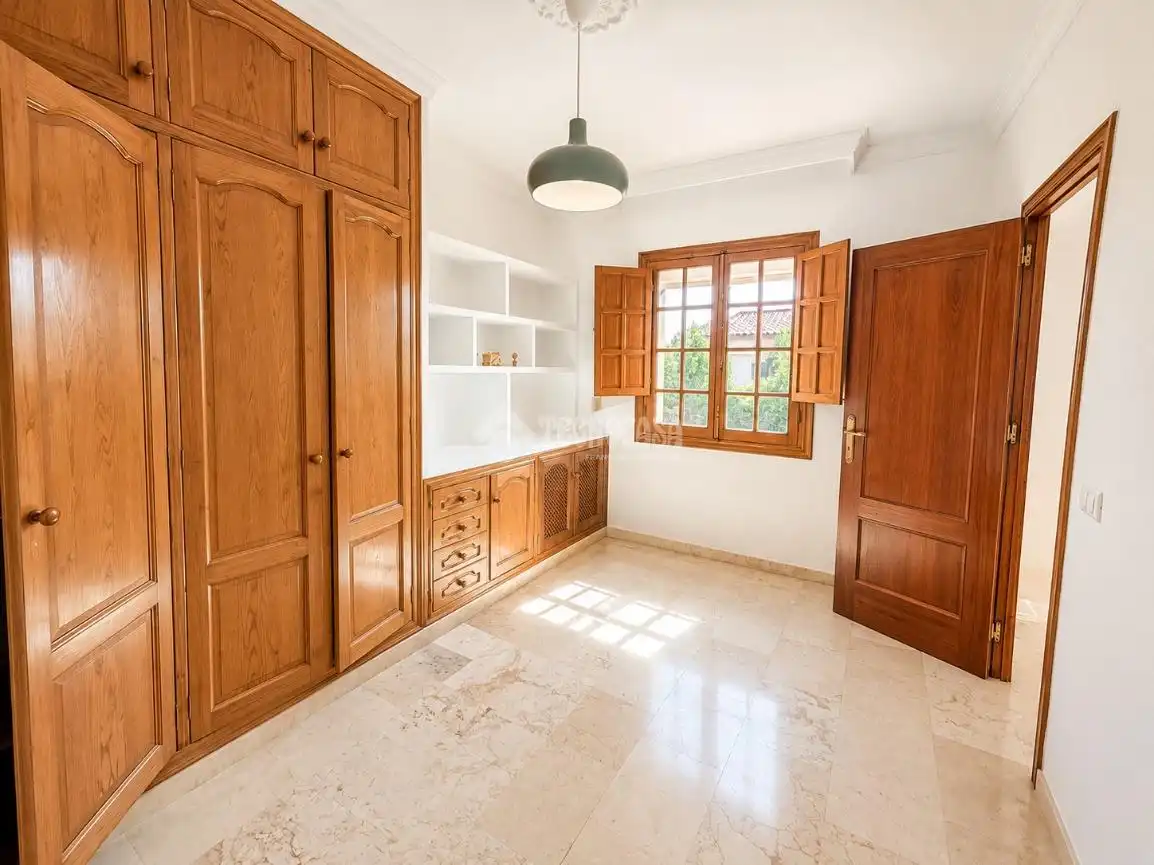 Küche von Einfamilien-Reihenhaus zum Verkauf in La Puebla de Cazalla mit Klimaanlage, Terrasse und Balkon