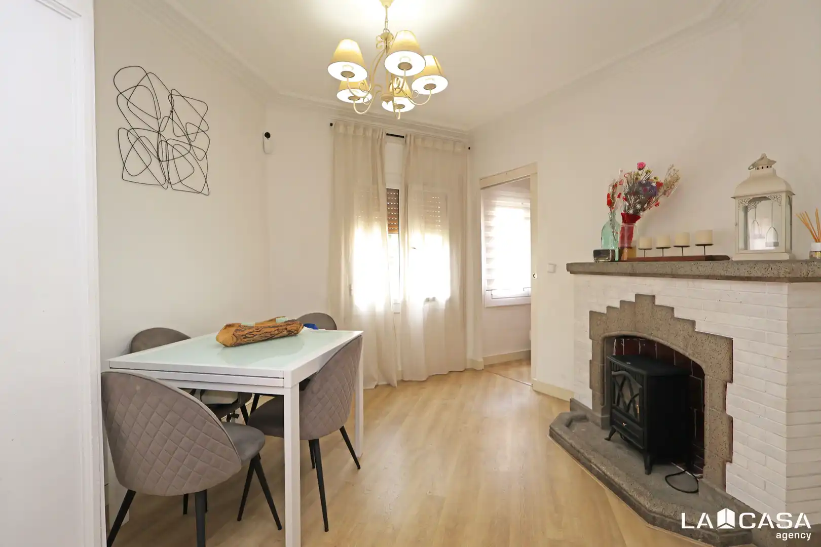Comedor de Edificio en venta en L'Hospitalet de Llobregat
