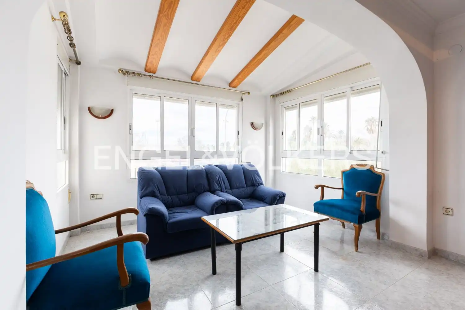 Sala d'estar de Casa o xalet en venda en Oliva amb Calefacció, Jardí privat i Terrassa