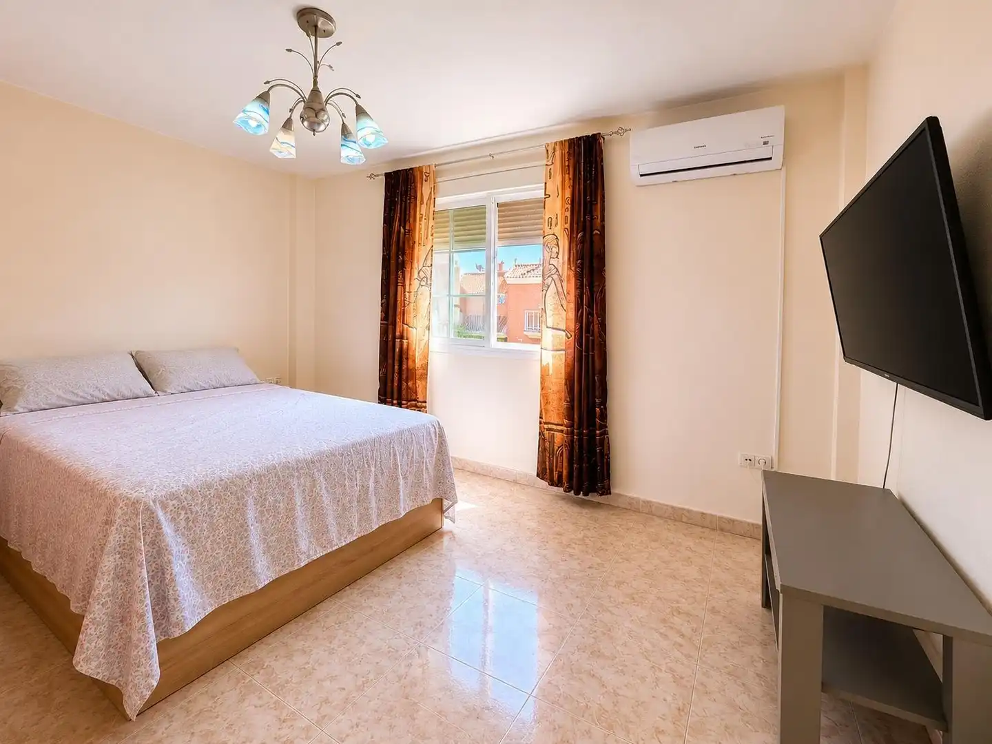 Bedroom of Detached homes for sale in Roquetas de Mar
