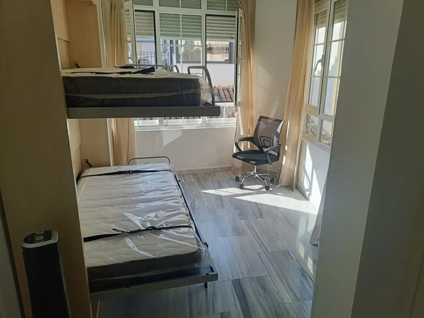 Habitación de Piso de alquiler en Granada con Calefacción y Amueblado