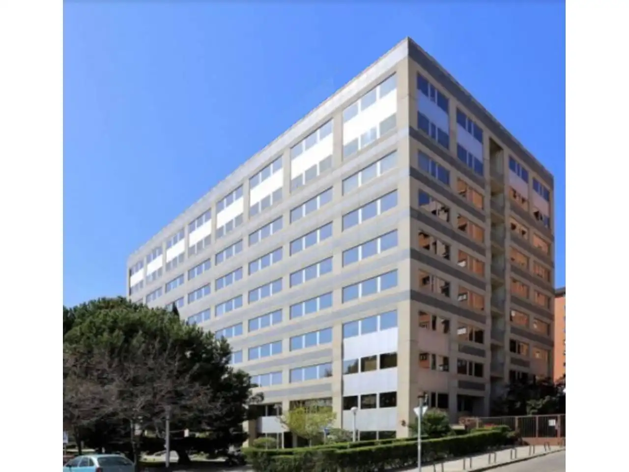 Vista exterior de Oficina de alquiler en Madrid con Aire acondicionado, Calefacción y Alarma