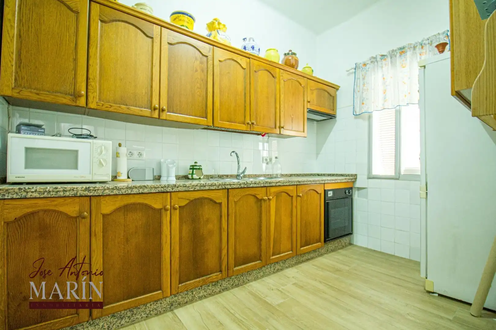 Cuina de Casa adosada en venda en Badajoz amb Aire condicionat, Jardí privat i Terrassa