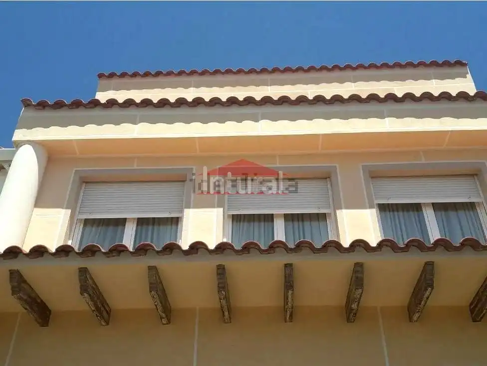 Vista exterior de Casa adosada en venta en San Pedro con Calefacción y Terraza