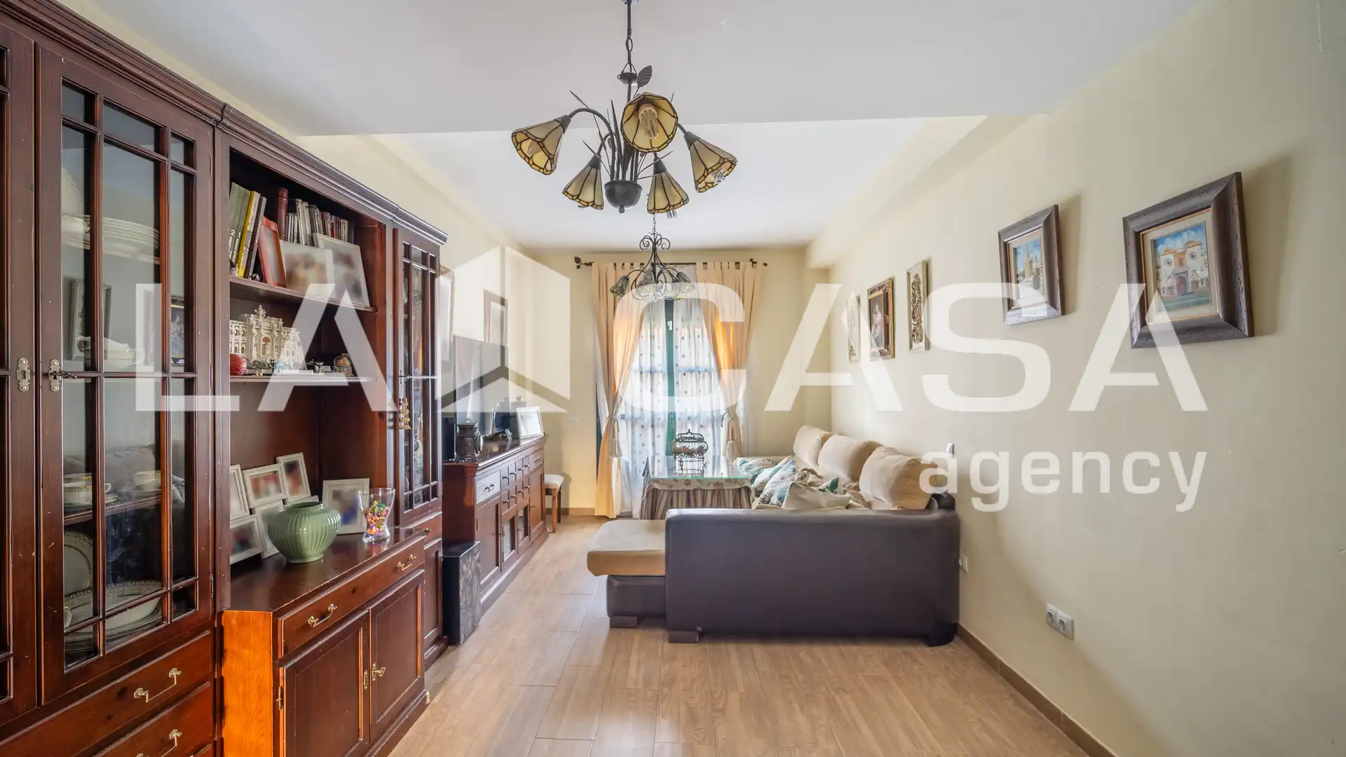 Living room of Single-family semi-detached for sale in Dos Hermanas  with Air Conditioner, Terrace and Storage room