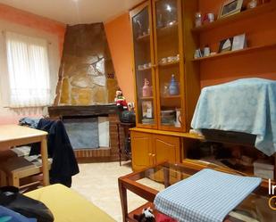 Sala d'estar de Casa o xalet en venda en Fresno de Río Tirón amb Calefacció i Moblat