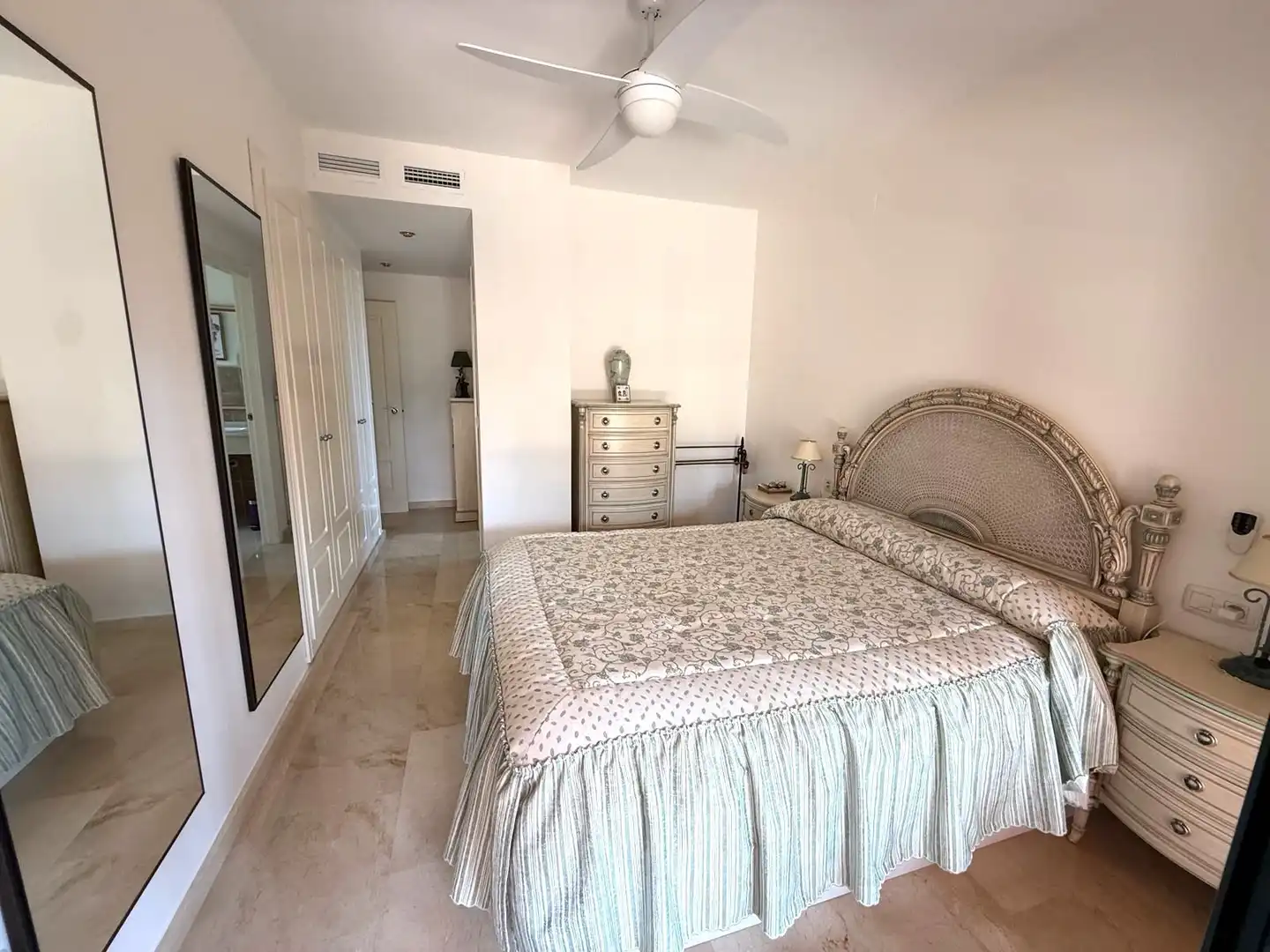 Habitación de Apartamento en venta en Finestrat con Aire acondicionado, Terraza y Trastero
