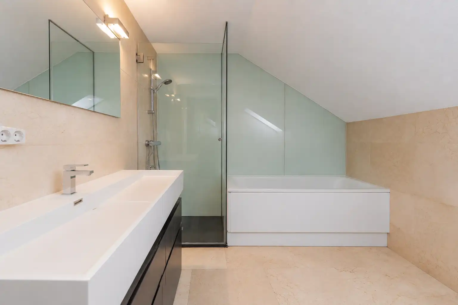 Baño de Dúplex en venta en Las Rozas de Madrid con Aire acondicionado, Calefacción y Trastero