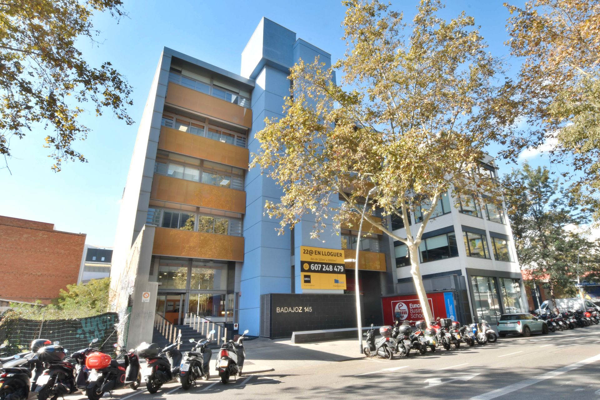 Vista exterior de Oficina de lloguer en  Barcelona Capital amb Aire condicionat i Terrassa