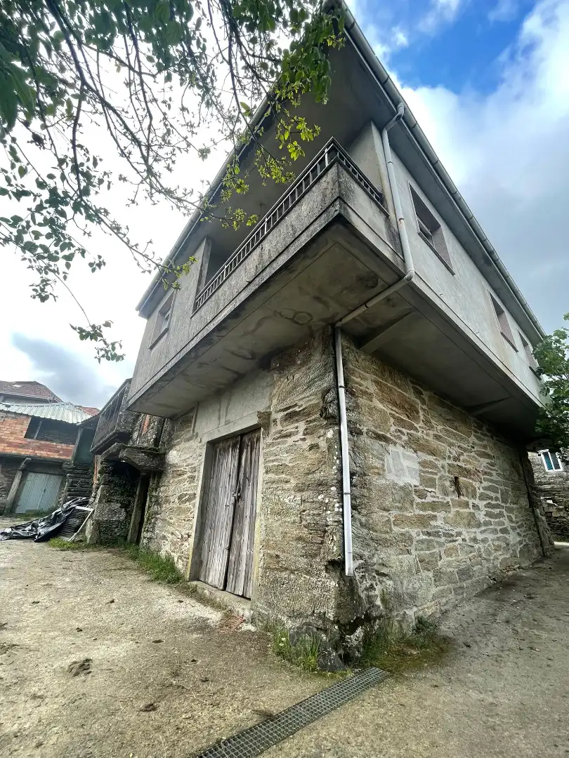 Vista exterior de Finca rústica en venda en O Irixo amb Calefacció, Jardí privat i Parquet