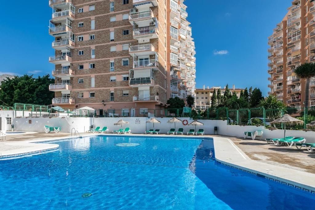 Swimming pool of Flat for sale in Benalmádena  with Alarm and Community pool