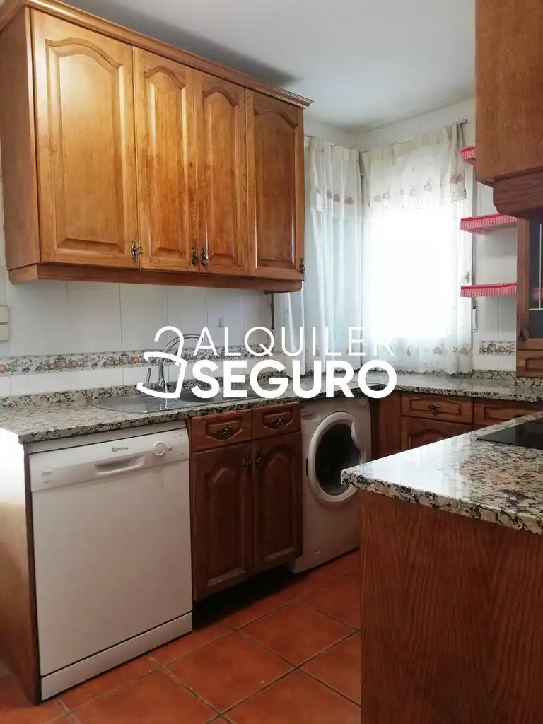 Cocina de Casa o chalet de alquiler en Colmenar Viejo con Calefacción, Terraza y Amueblado