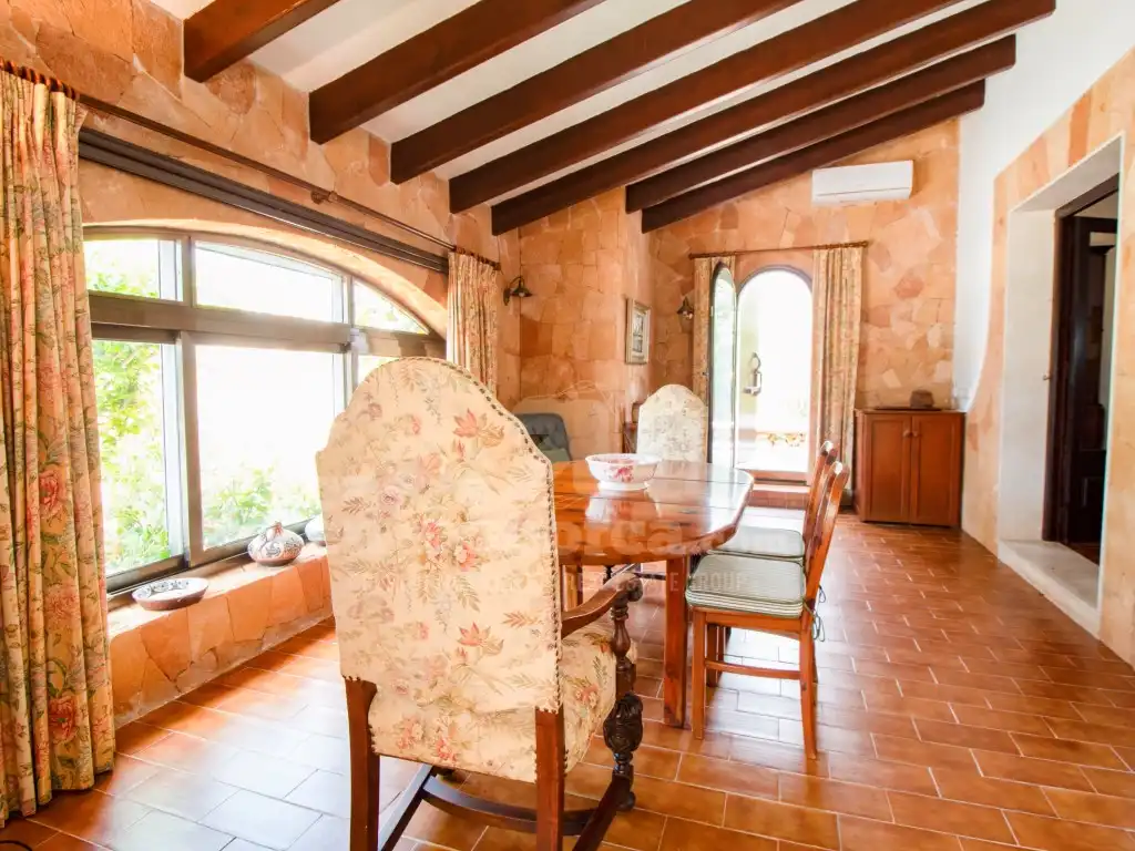 Menjador de Finca rústica en venda en Sant Lluís amb Aire condicionat, Calefacció i Jardí privat