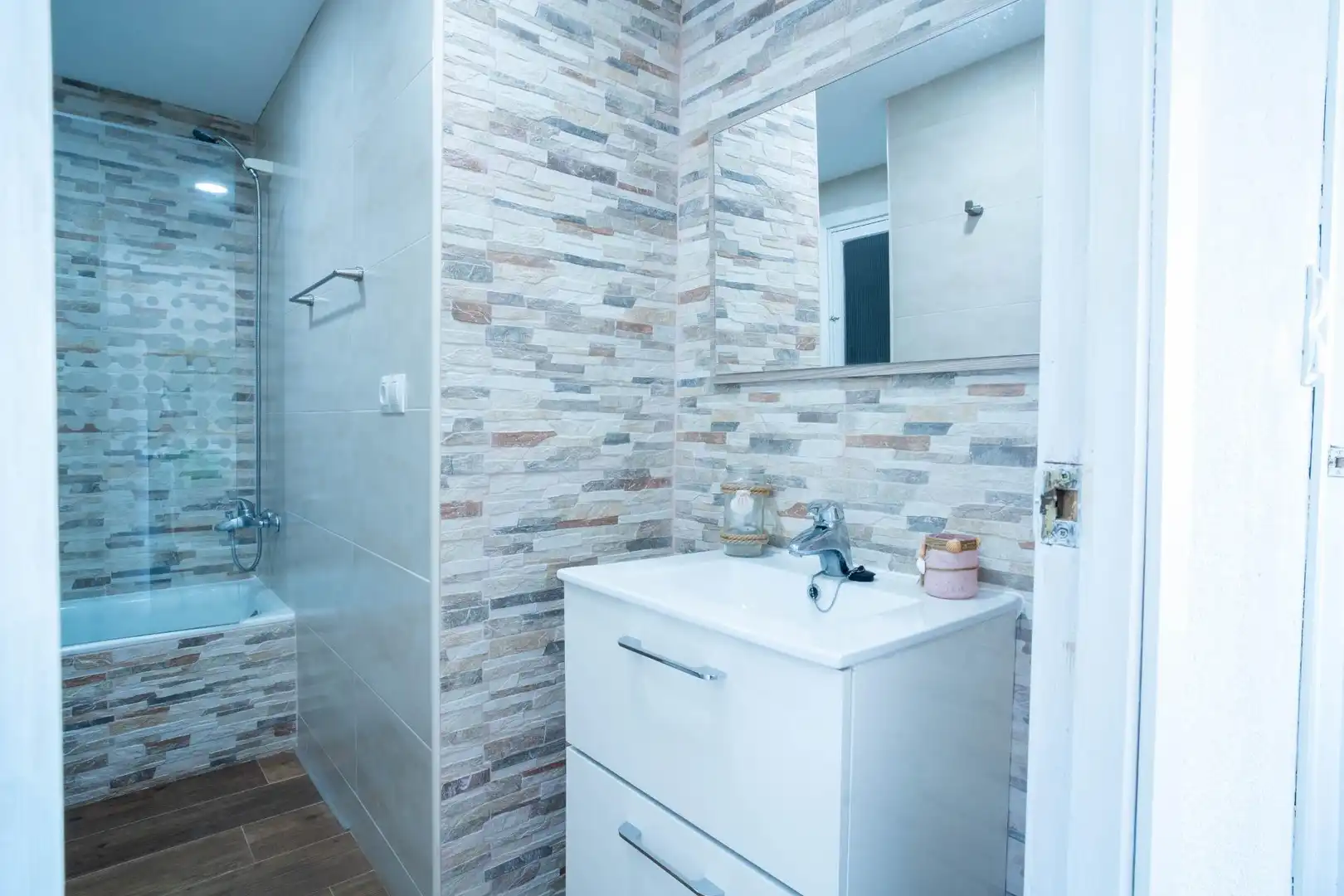 Bathroom of Apartments for sale in Oropesa del Mar / Orpesa  with Terrace and Furnished