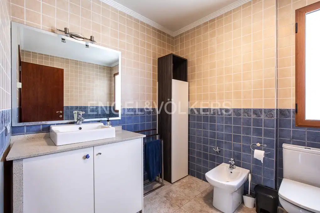 Bathroom of Flat for rent in Valencia  with Air Conditioner, Heating and Terrace