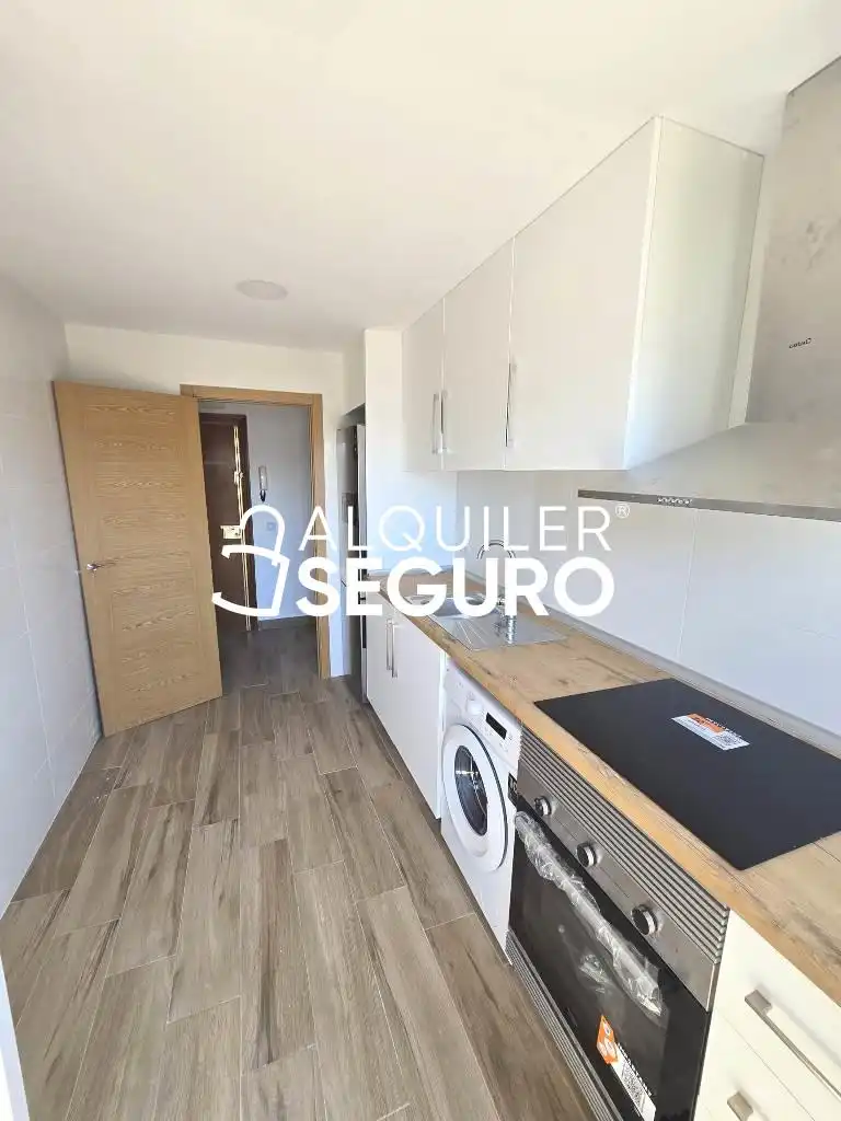 Cocina de Piso de alquiler en San Fernando de Henares con Aire acondicionado, Calefacción y Terraza