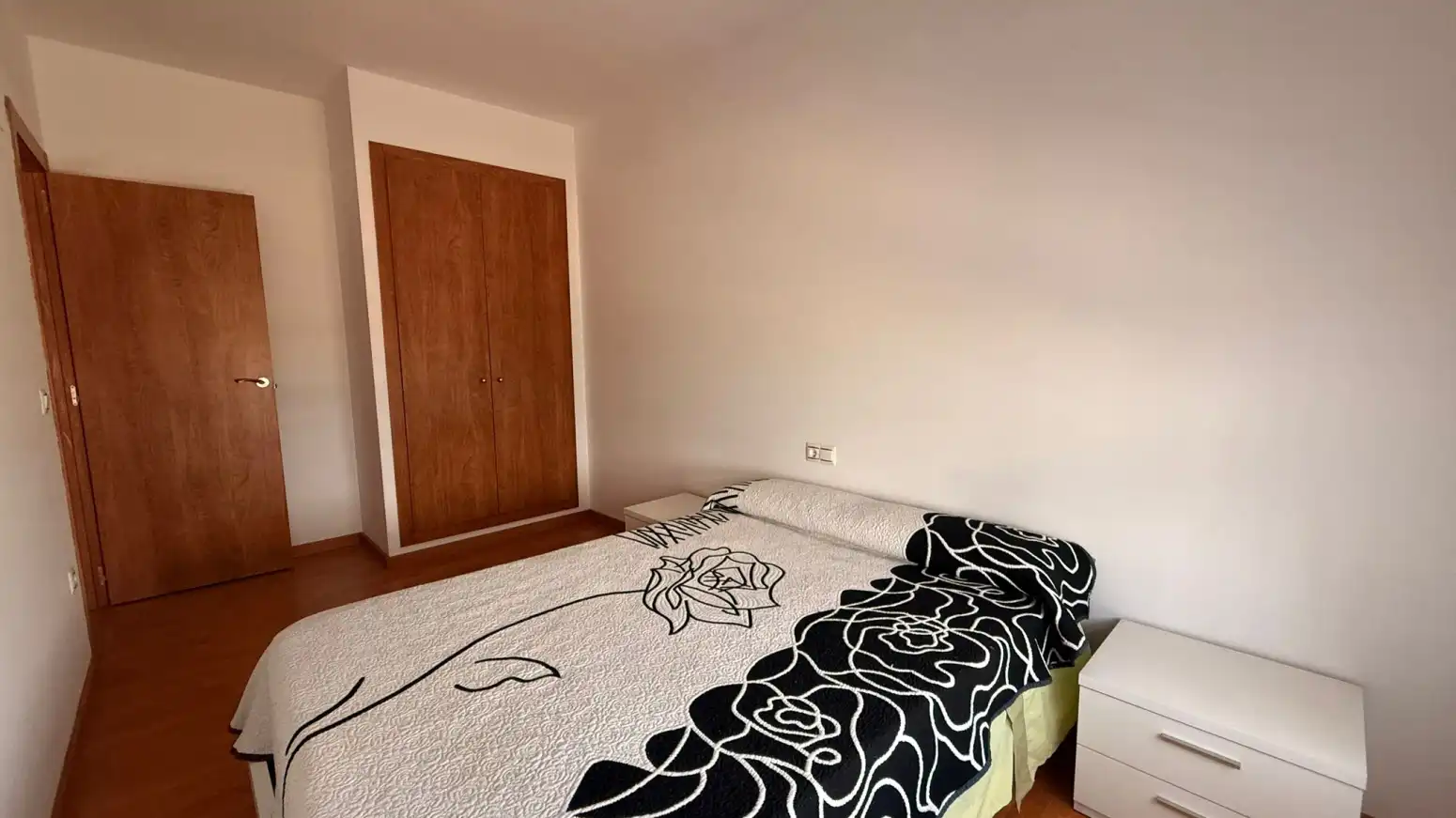Schlafzimmer von Wohnung zur Miete in Sagunto / Sagunt mit Klimaanlage und Möbliert