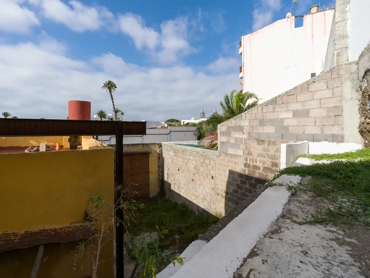 Vista exterior de Edificio en venta en Telde