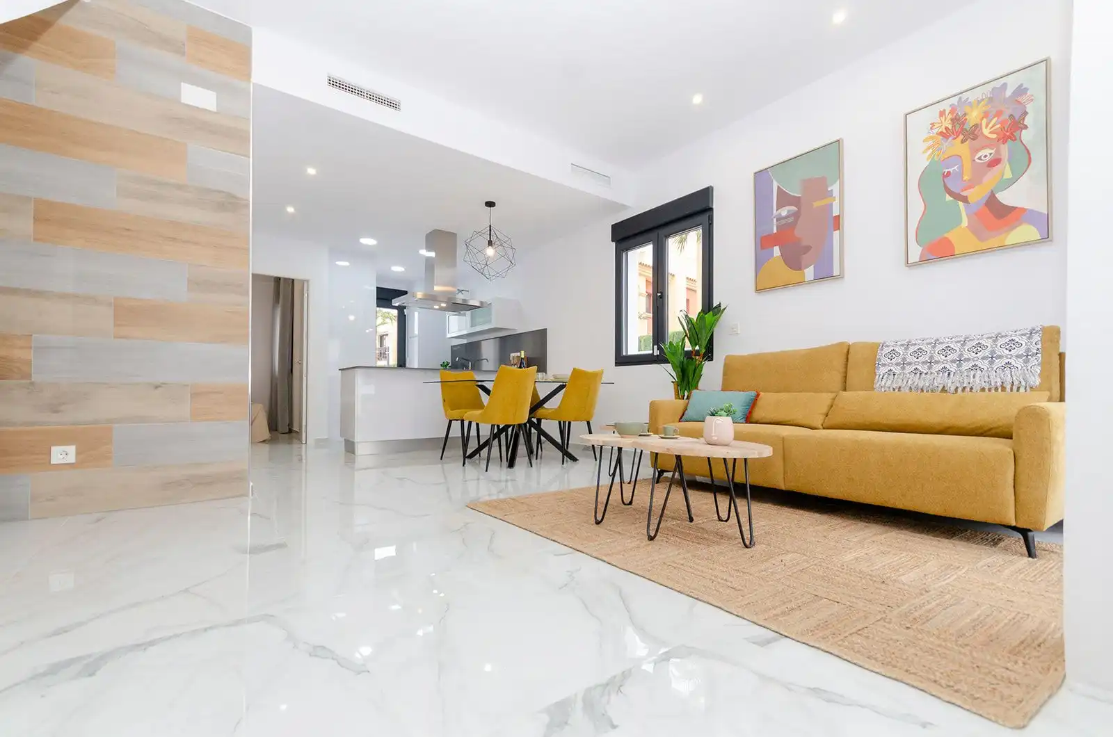 Sala de estar de Casa o chalet en venta en Torrevieja con Aire acondicionado, Jardín privado y Terraza