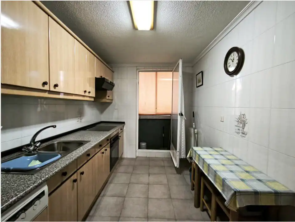 Cocina de Piso en venta en Salamanca con Calefacción, Terraza y Trastero