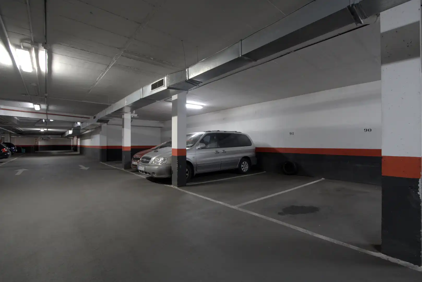 Parking of Flat for rent in Madrid  with Air Conditioner, Private garden and Storage room