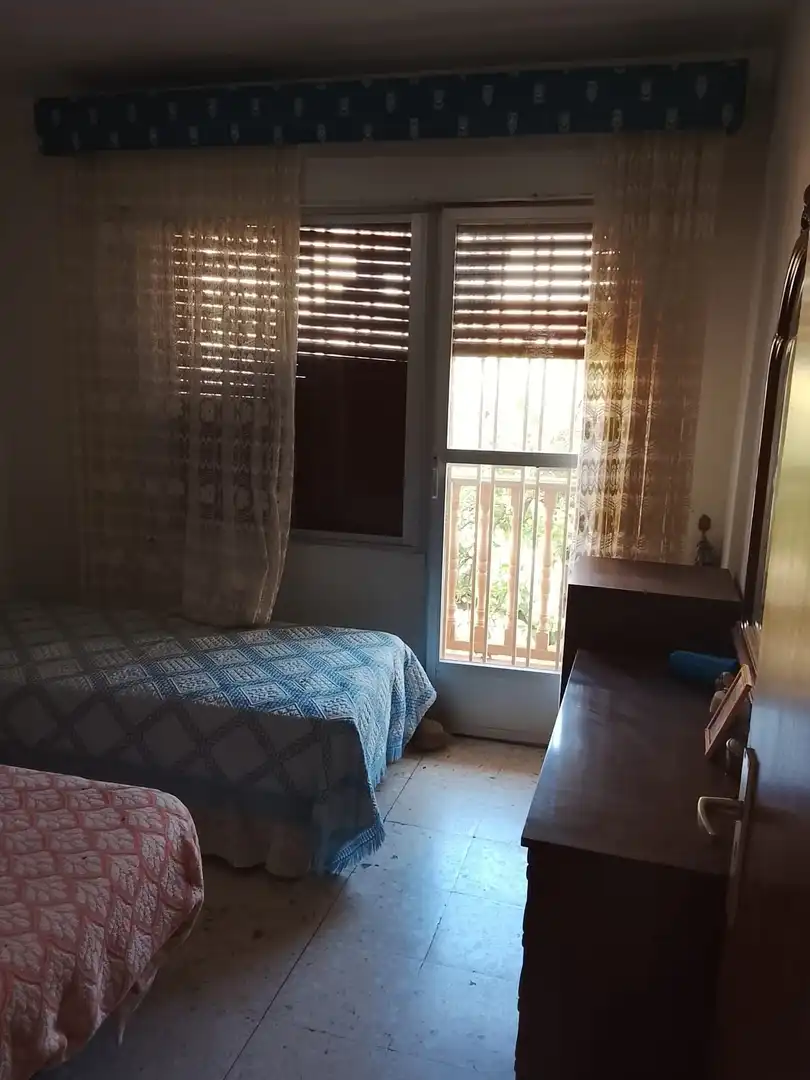 Dormitori de Casa o xalet en venda en Madrigal de la Vera amb Jardí privat