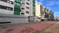 Vista exterior de Pis de lloguer en Burgos Capital amb Calefacció, Parquet i Piscina comunitària