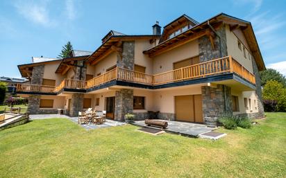 Exterior view of Flat for sale in Urús  with Heating, Parquet flooring and Furnished