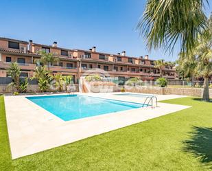 Vista exterior de Casa adosada en venda en Vinyols i els Arcs amb Calefacció, Jardí privat i Piscina comunitària