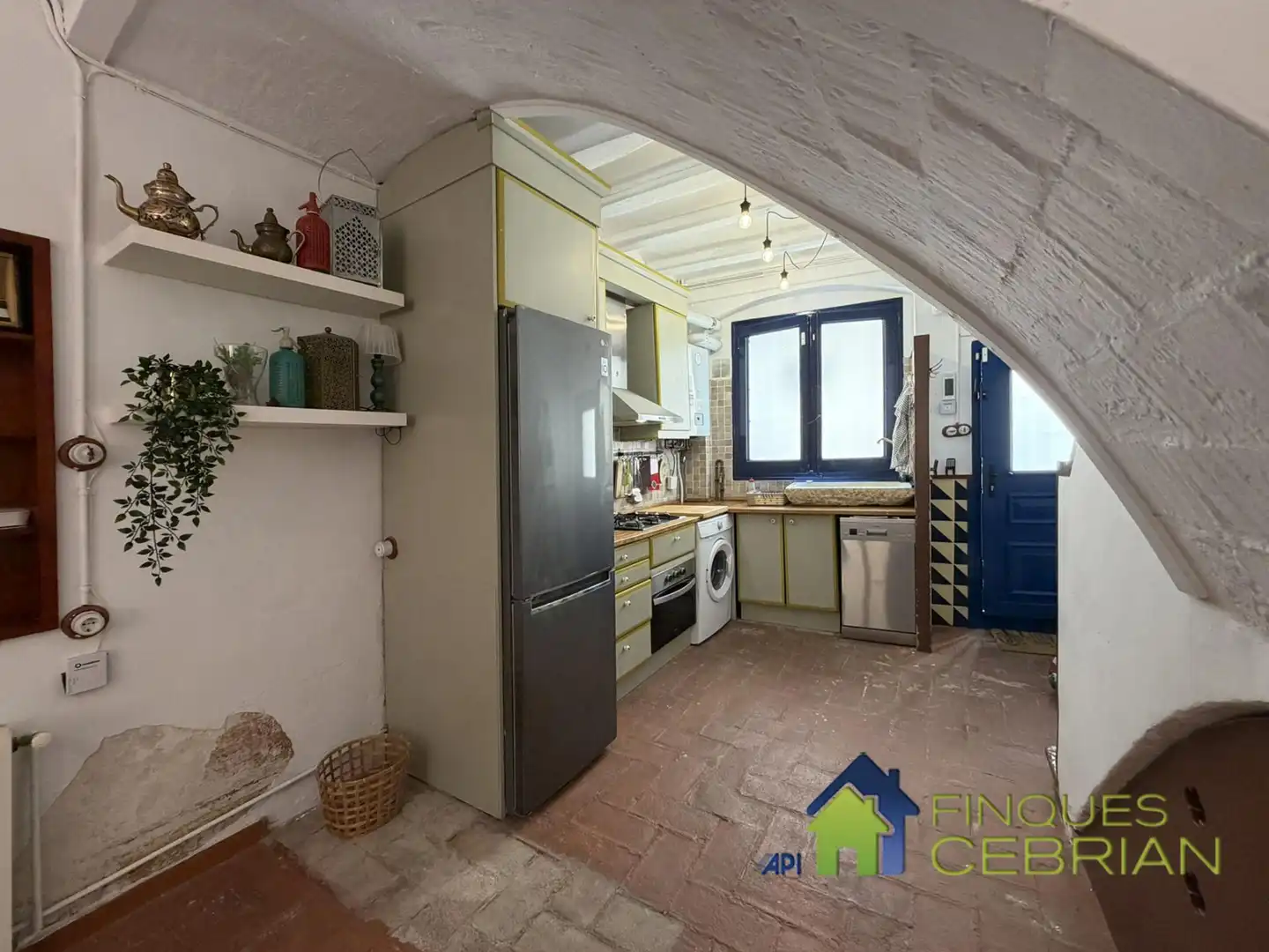Küche von Einfamilien-Reihenhaus zur Miete in El Masnou mit Heizung, Ofen und Fernseher