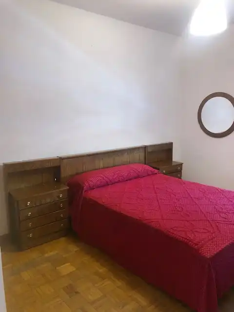 Schlafzimmer von Wohnung zur Miete in Lugo mit Heizung, Möbliert und Ofen