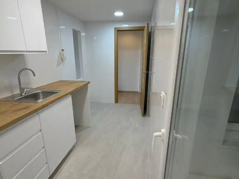 Küche von Wohnung zum Verkauf in Reus mit Klimaanlage, Terrasse und Balkon
