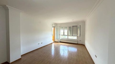 Foto 2 de Piso en venta en De Valencia, Caudete, Albacete