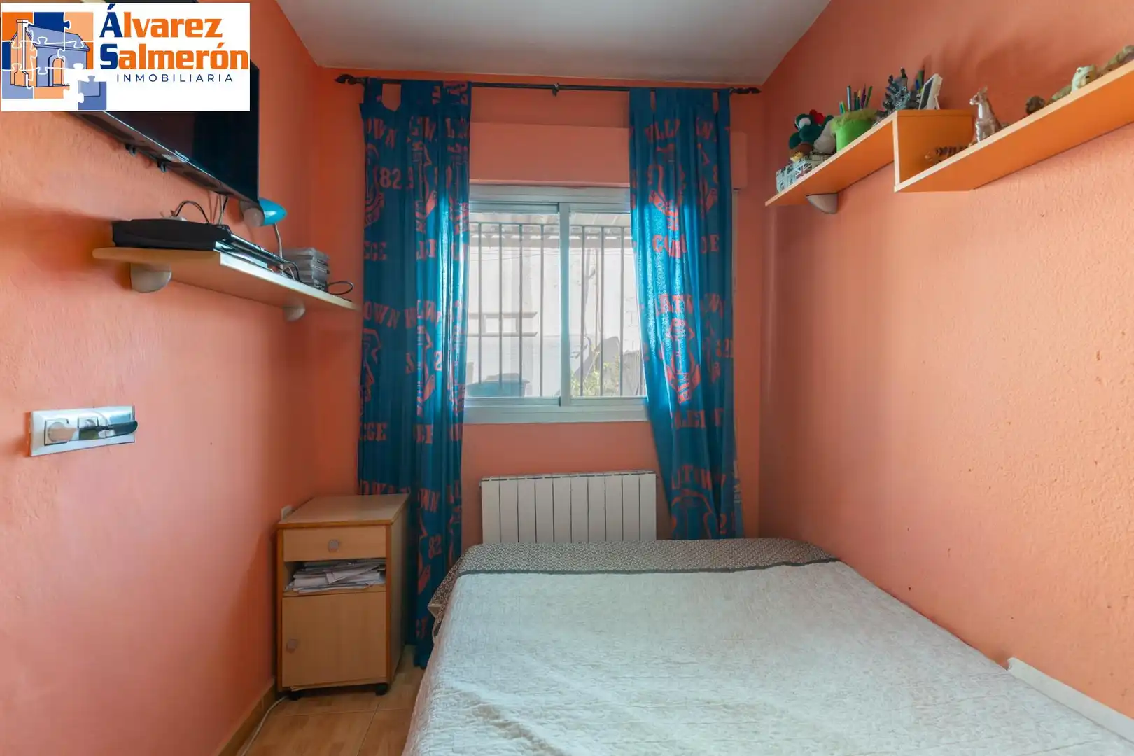 Habitación de Casa adosada en venta en Armilla con Aire acondicionado, Calefacción y Terraza