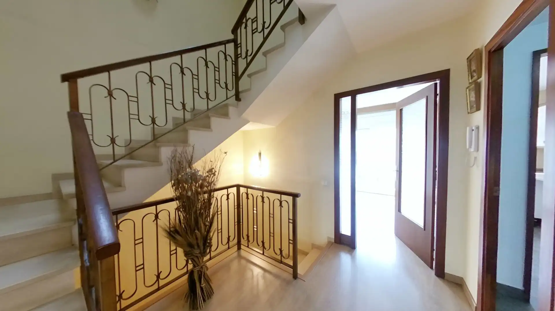 Einfamilien-Reihenhaus zum Verkauf in Sabadell mit Klimaanlage, Heizung und Privatgarten