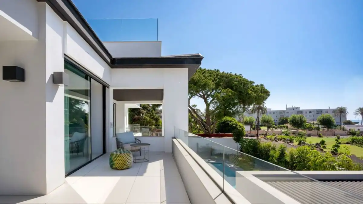 Chalet con piscina en venta en San Pedro de Alcántara, imagen 3