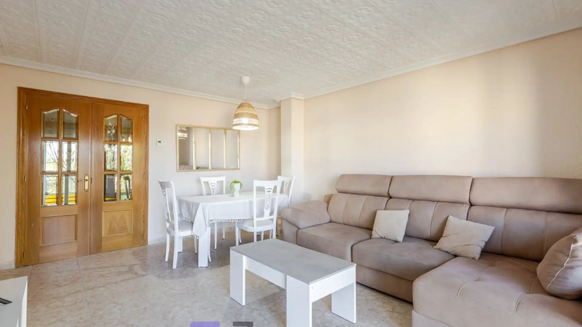 Living room of Flat for rent in Parla  with Air Conditioner, Heating and Furnished