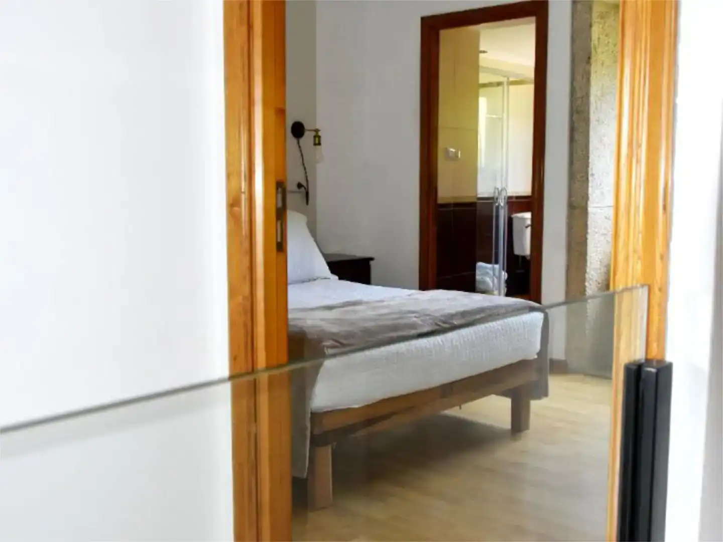 Schlafzimmer von Wohnung zur Miete in Muxía mit Privatgarten, Parkett und Möbliert