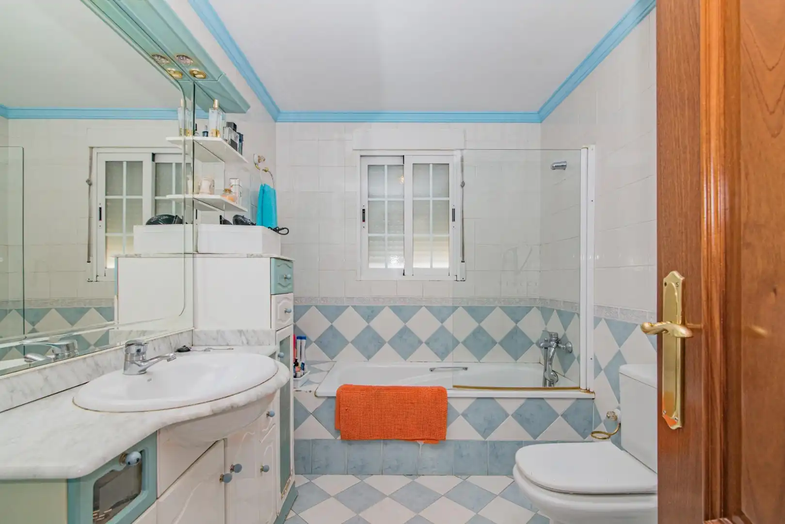 Bathroom of Houses for sale in Maracena  with Air Conditioner, Heating and Terrace