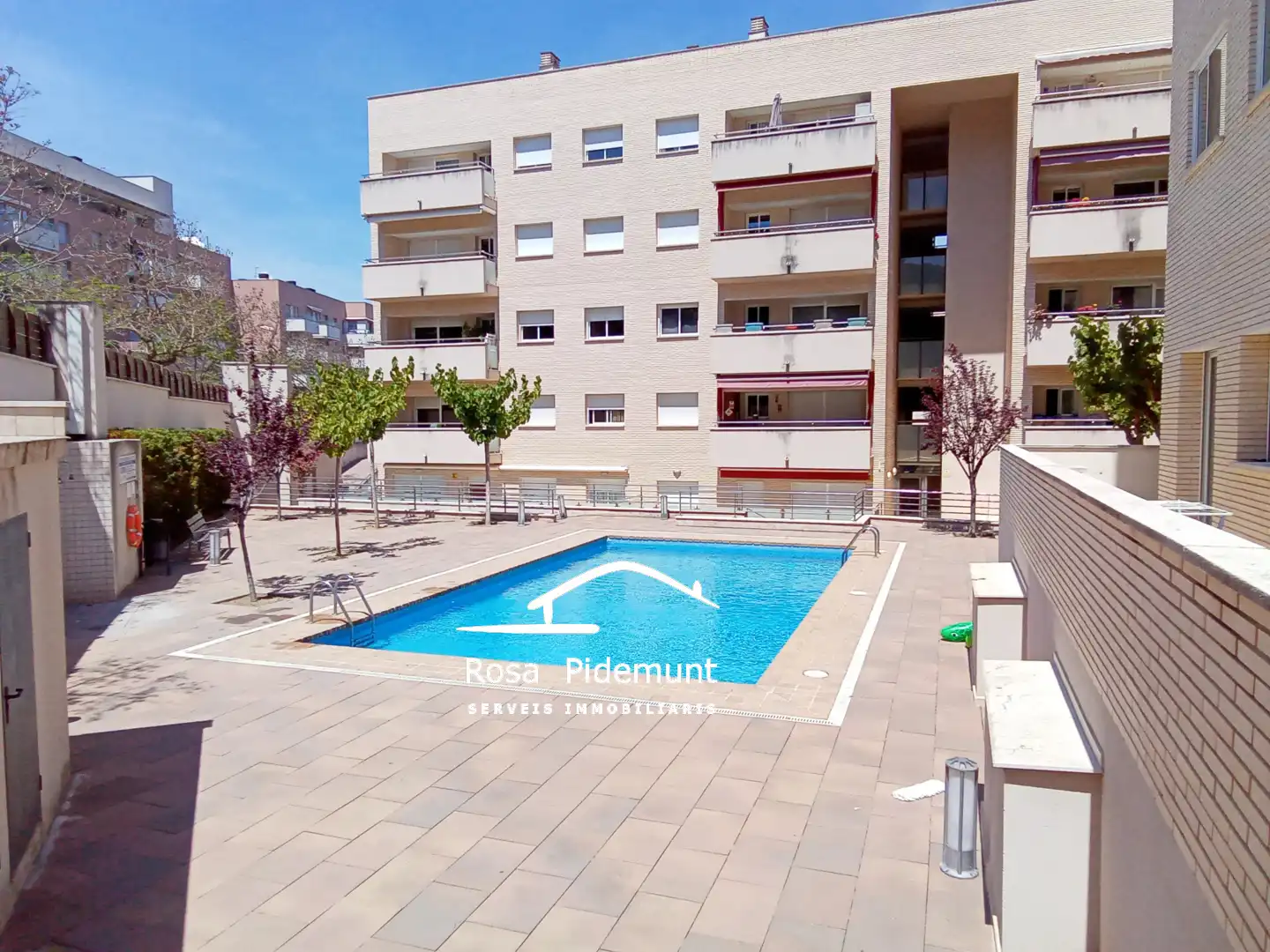 Schwimmbecken von Wohnung zum Verkauf in Lloret de Mar mit Klimaanlage, Heizung und Terrasse
