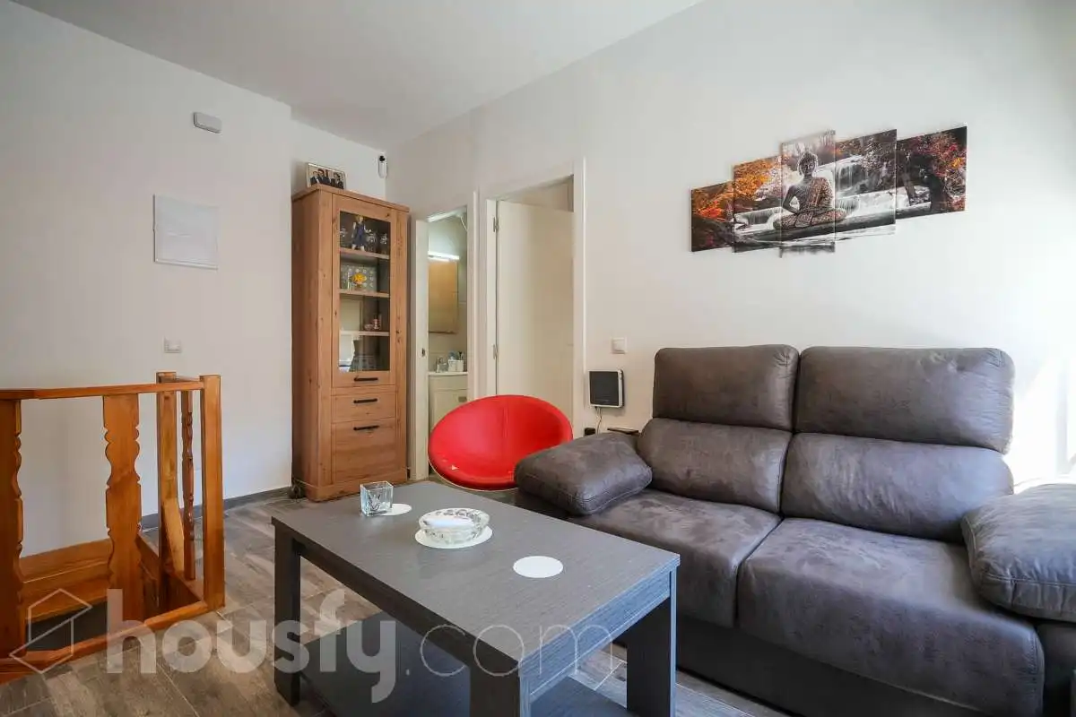 Living room of Flat for sale in Madrid  with Air Conditioner, Storage room and Furnished