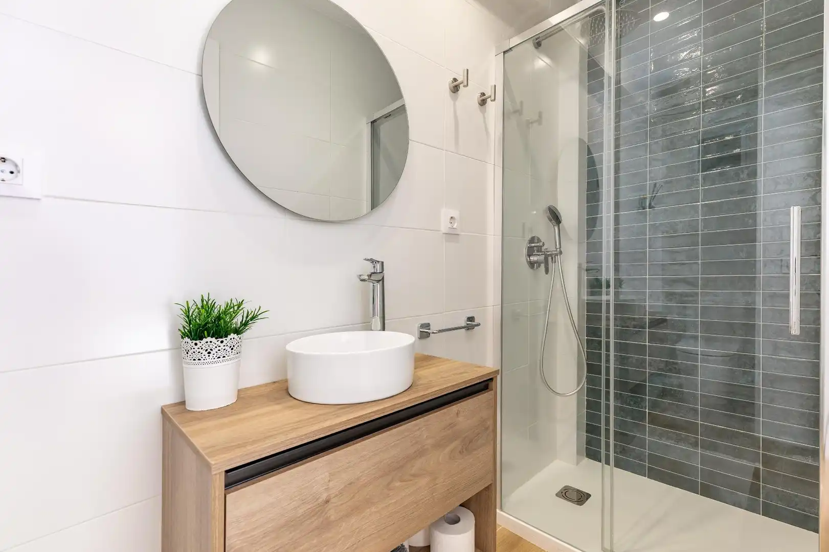 Bathroom of Flat for sale in Pobles del Sud